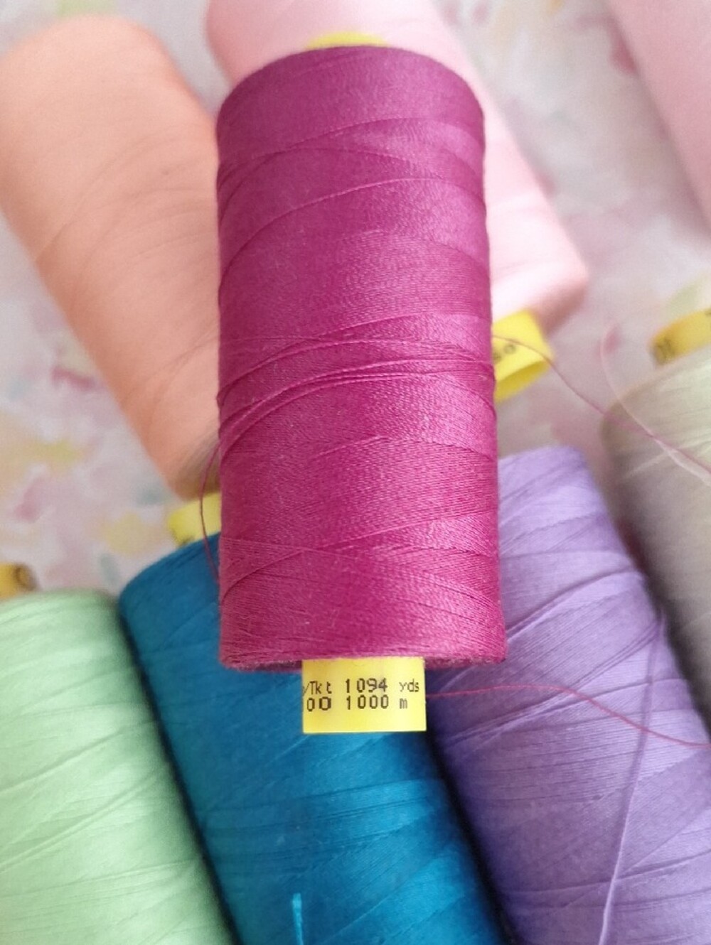 Gutermann Assorted Pastel Sewing Thread Spools - Multi Color Set Of 10 - Picture 3 of 5